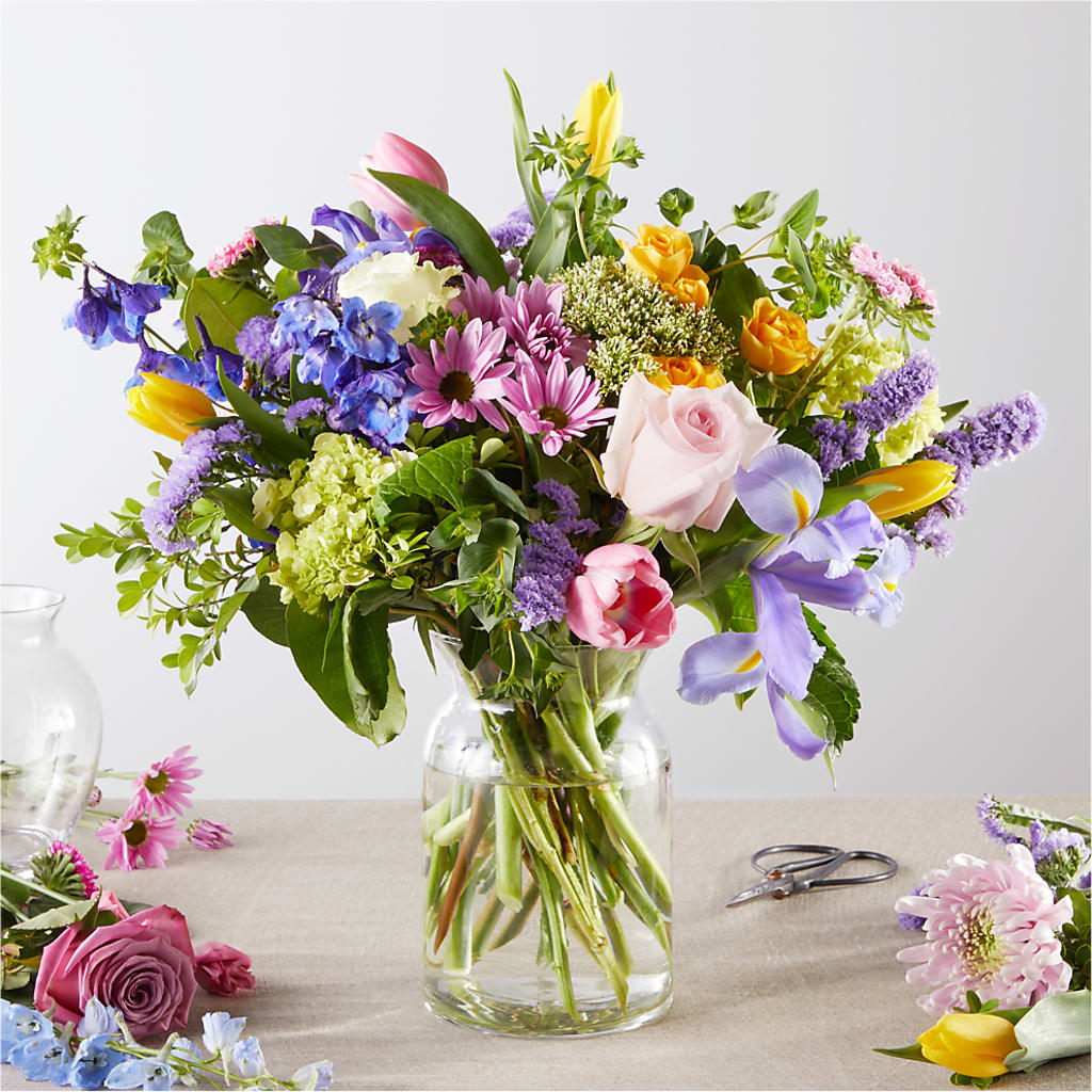 Pastel Tradition - A Florist Original – HELEN'S FLORAL SHOPPE, Phillipsburg NJ