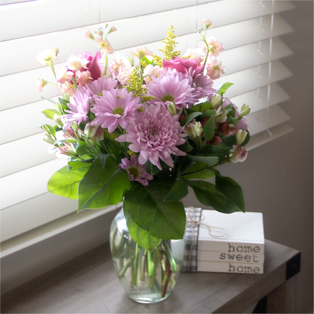 Pastel Tradition - A Florist Original – HELEN'S FLORAL SHOPPE, Phillipsburg NJ