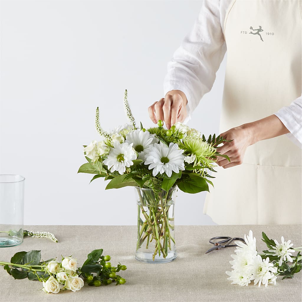 Irish Garden - A Florist Original – HELEN'S FLORAL SHOPPE, Phillipsburg NJ