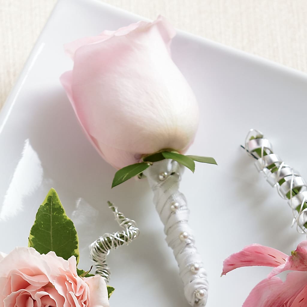 Pink Rose Boutonniere – HELEN'S FLORAL SHOPPE, Phillipsburg NJ