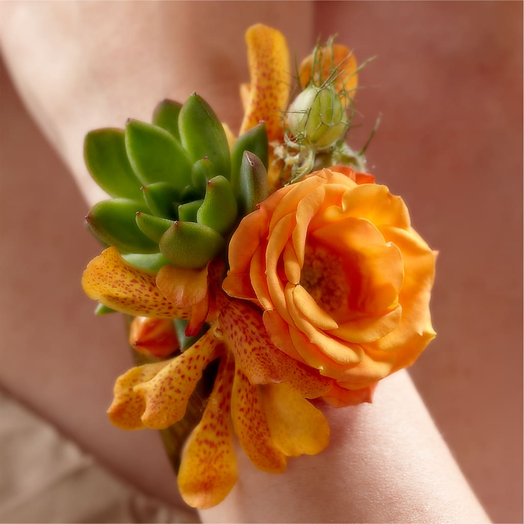 Irresistible Love Wrist Corsage – HELEN'S FLORAL SHOPPE, Phillipsburg NJ