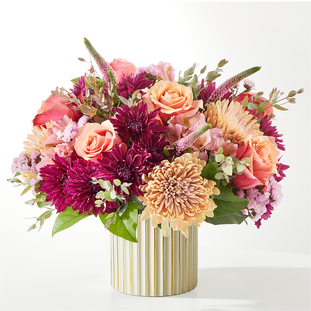 Berry Cobbler Bouquet with Ivory Vase – HELEN'S FLORAL SHOPPE, Phillipsburg NJ
