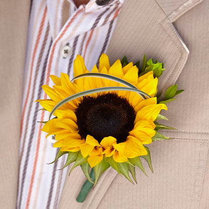 Free Spirit Boutonniere – HELEN'S FLORAL SHOPPE, Phillipsburg NJ